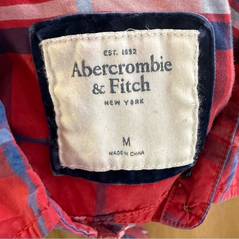 3/$20 Abercrombie & Fitch Red Plaid Button Down Shirt Women’s Medium 100% Cotton - Picture 2 of 9